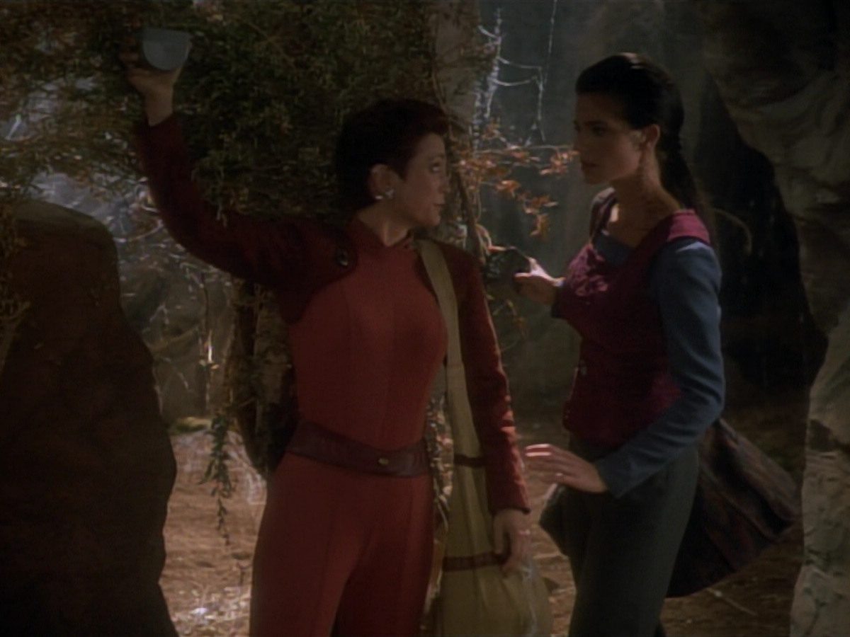extant_StarTrekDS9_2x03-TheSiege_01485.jpg