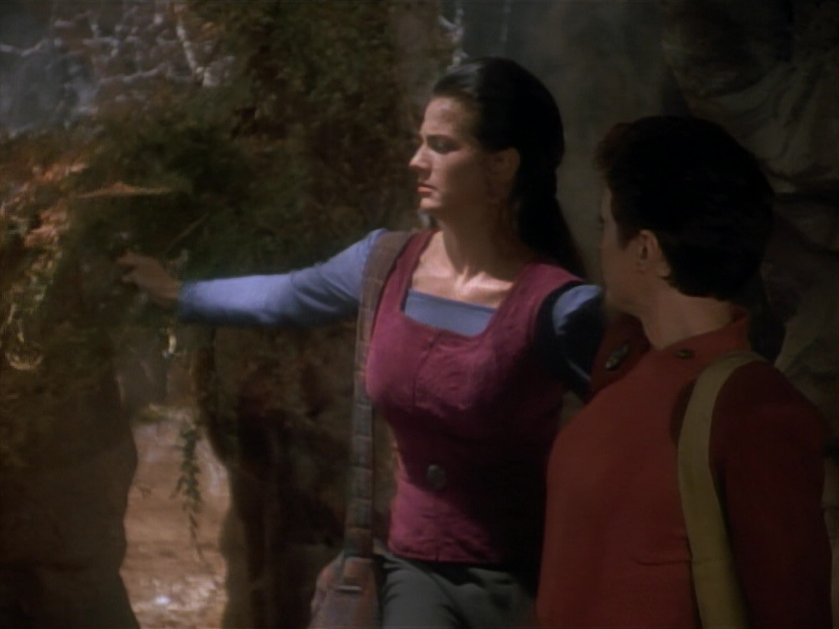 extant_StarTrekDS9_2x03-TheSiege_01494.jpg