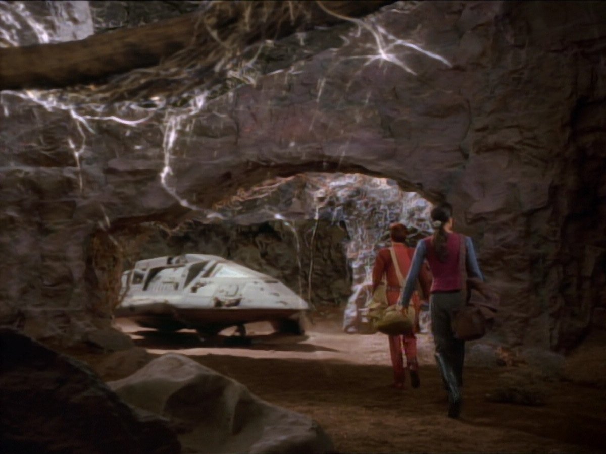 extant_StarTrekDS9_2x03-TheSiege_01505.jpg