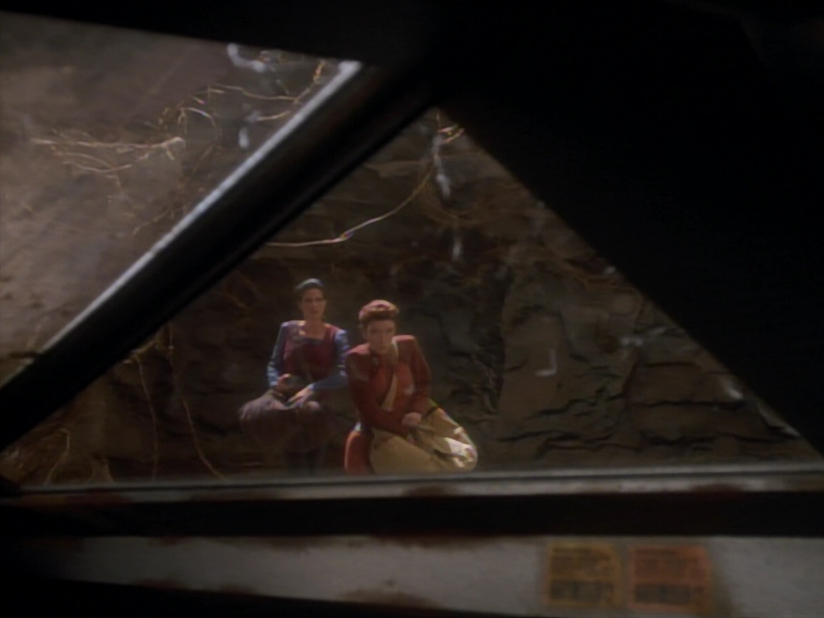 extant_StarTrekDS9_2x03-TheSiege_01510.jpg
