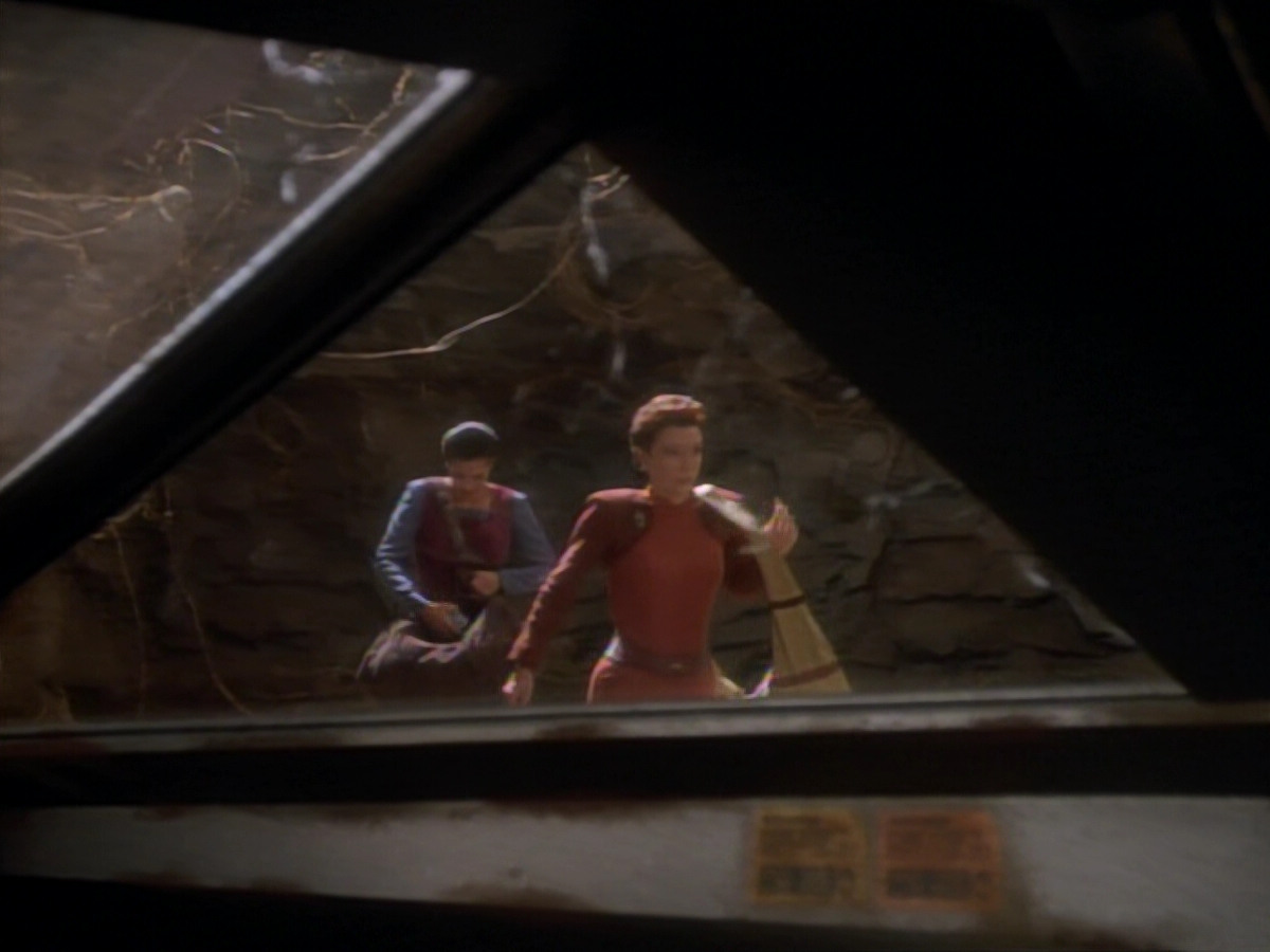 extant_StarTrekDS9_2x03-TheSiege_01511.jpg
