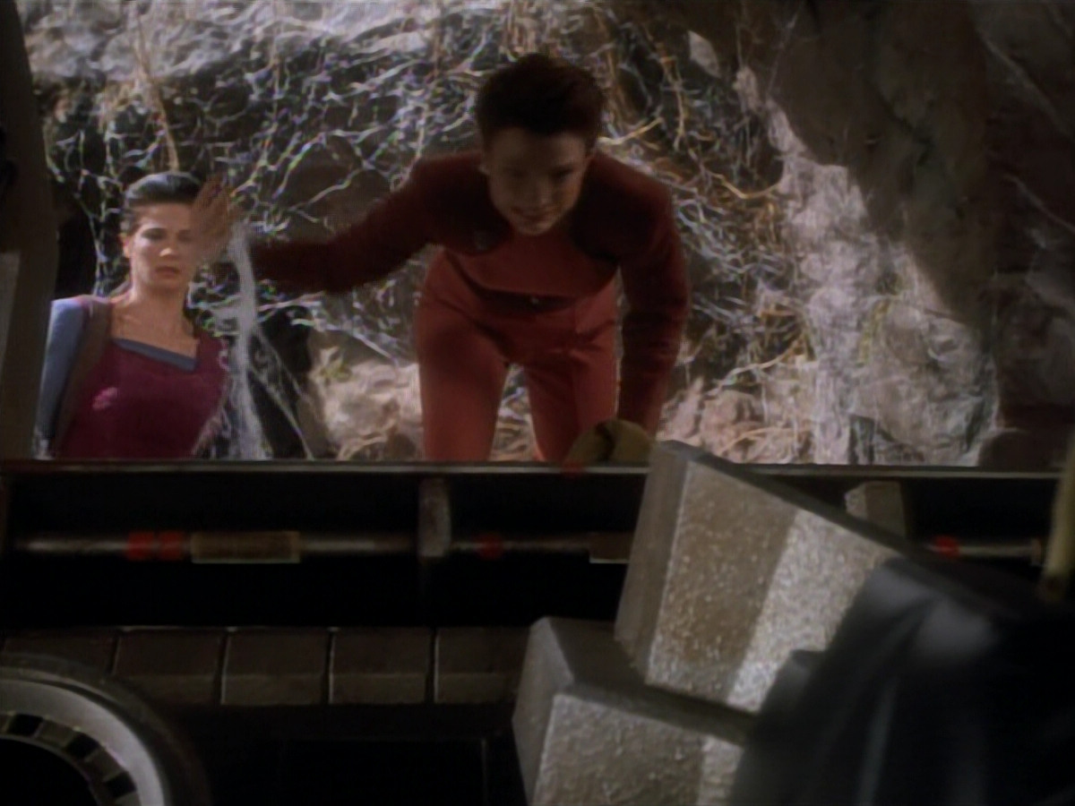 extant_StarTrekDS9_2x03-TheSiege_01519.jpg