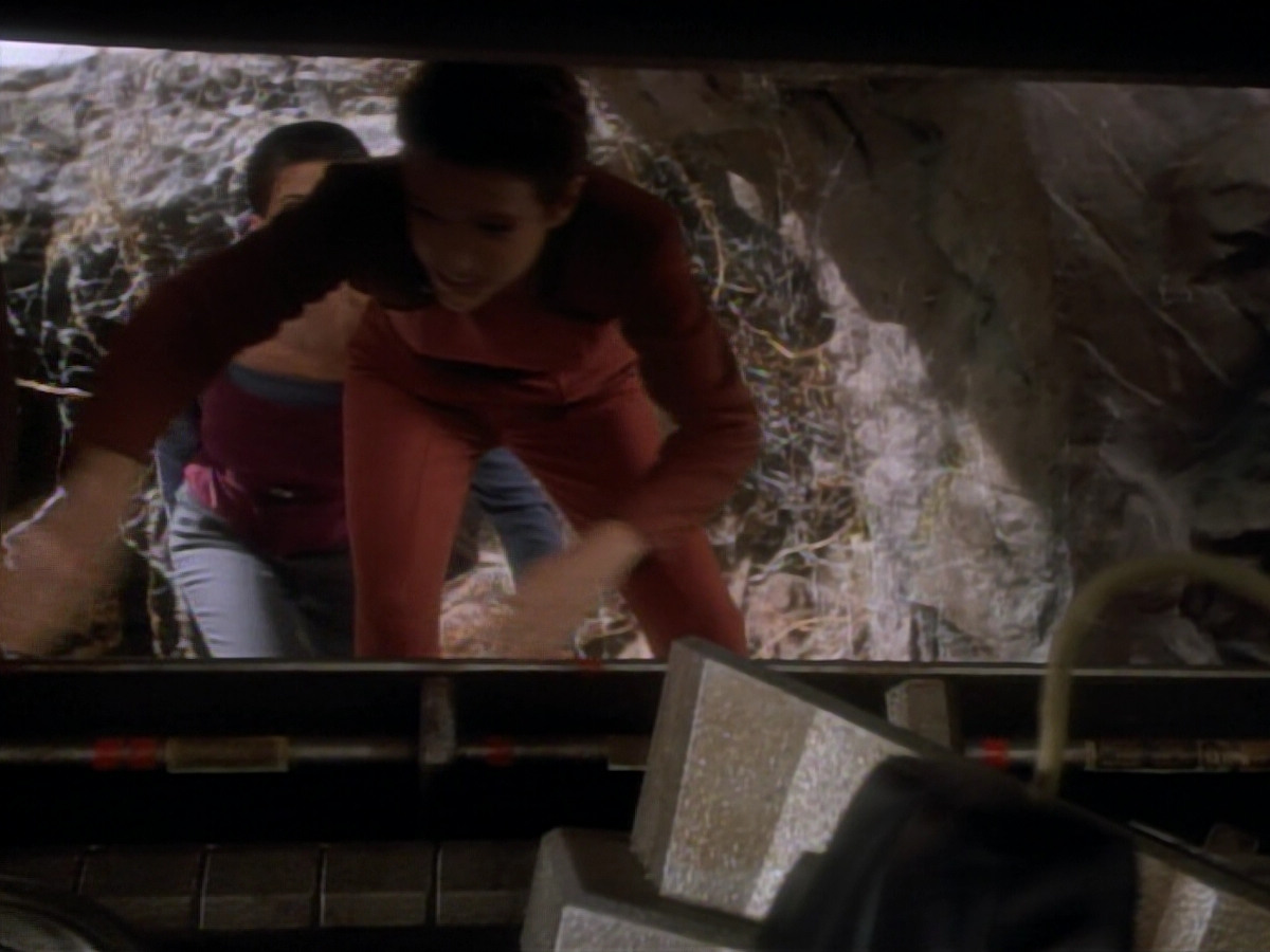extant_StarTrekDS9_2x03-TheSiege_01522.jpg