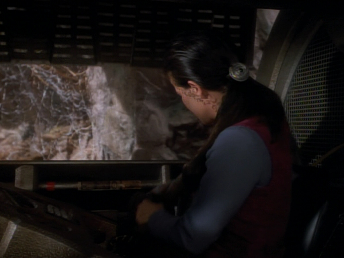 extant_StarTrekDS9_2x03-TheSiege_01542.jpg