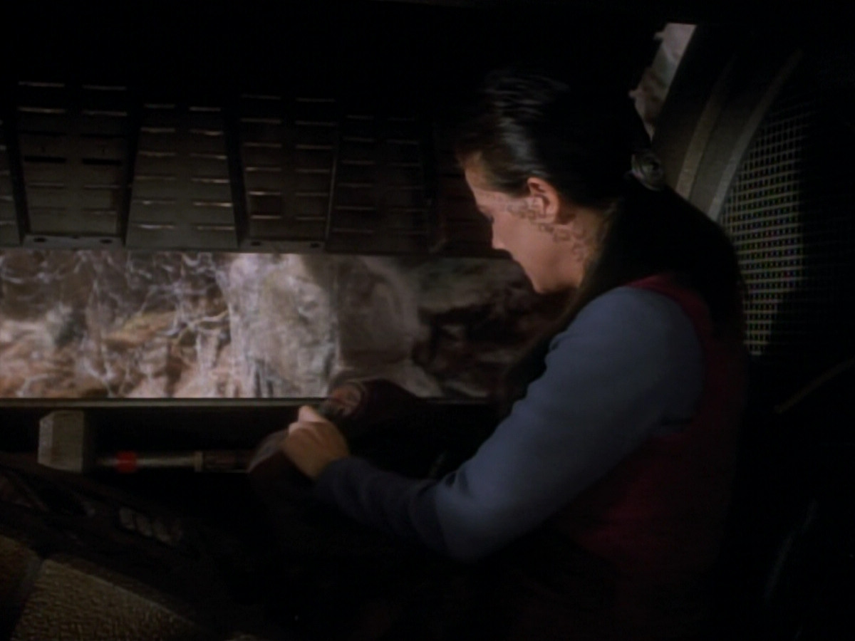 extant_StarTrekDS9_2x03-TheSiege_01543.jpg