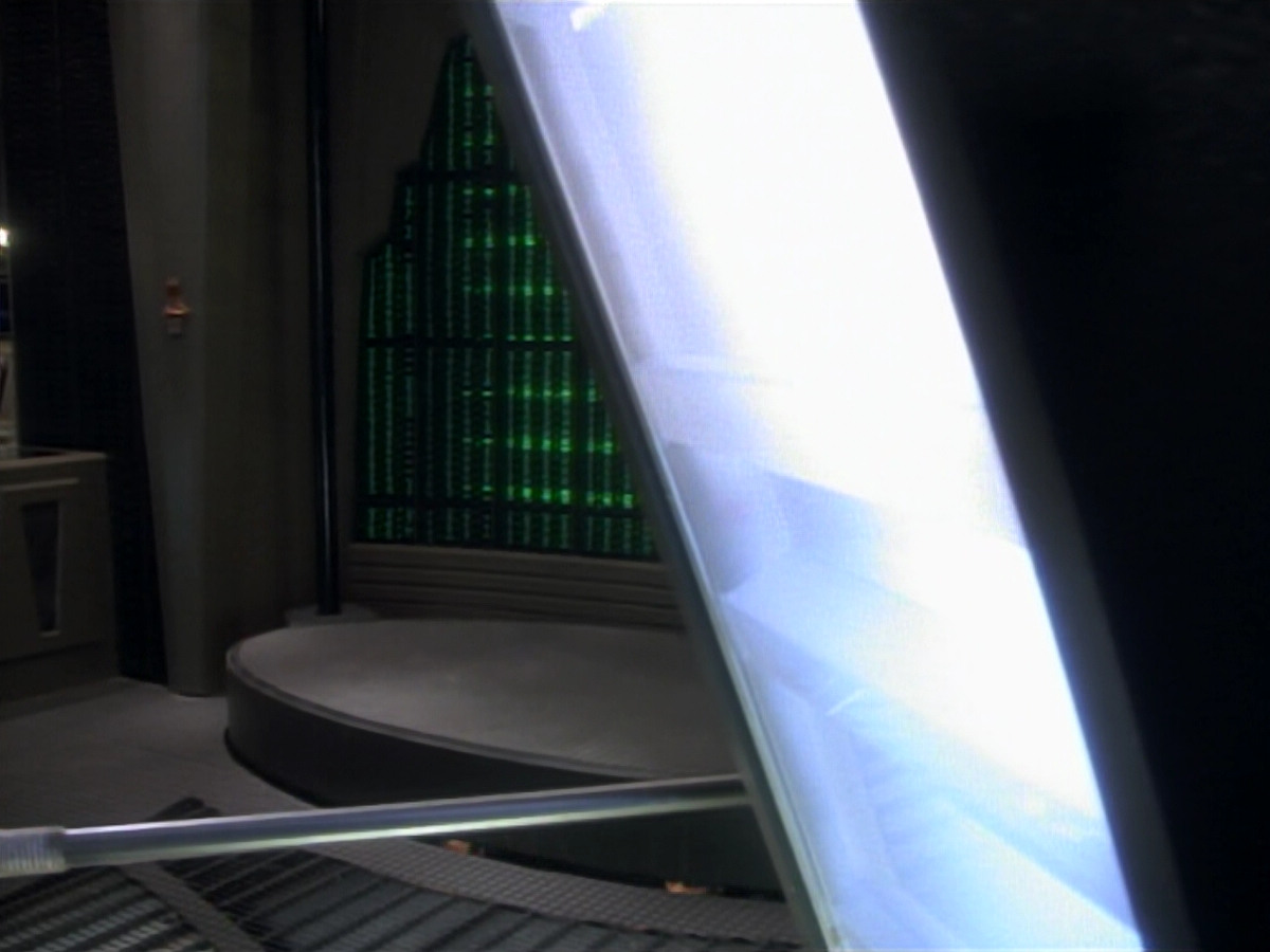 extant_StarTrekDS9_2x03-TheSiege_01575.jpg