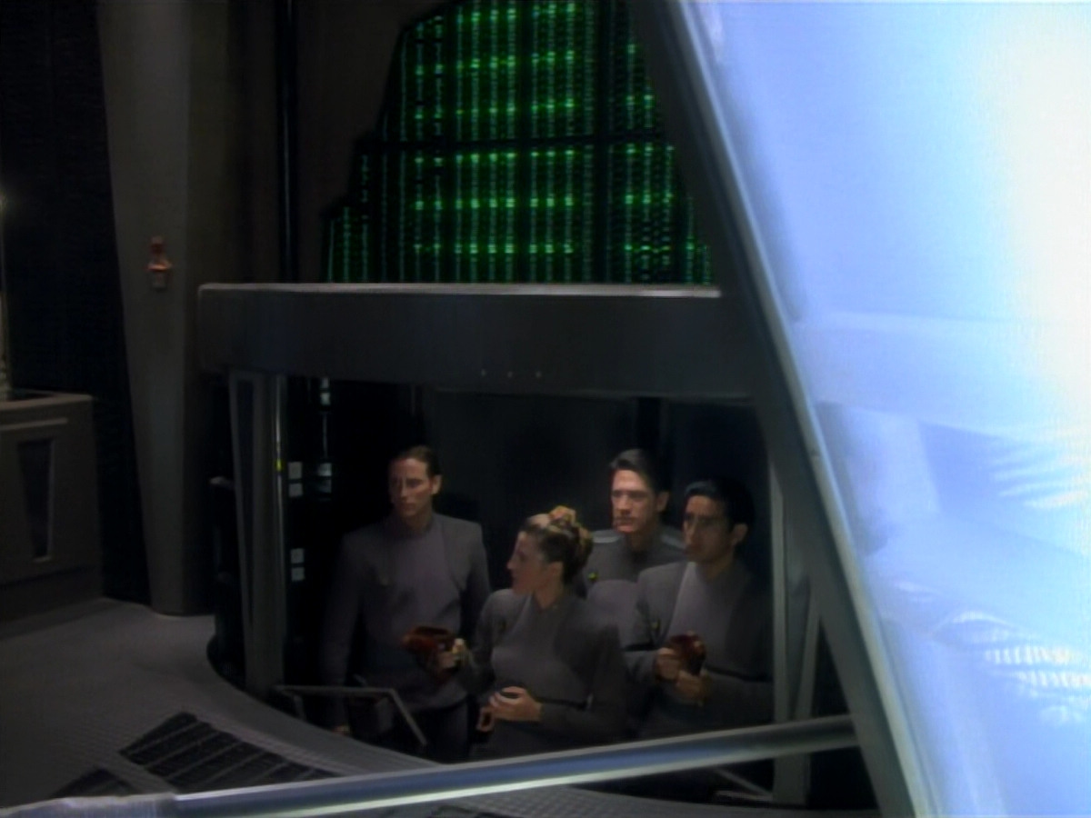 extant_StarTrekDS9_2x03-TheSiege_01578.jpg