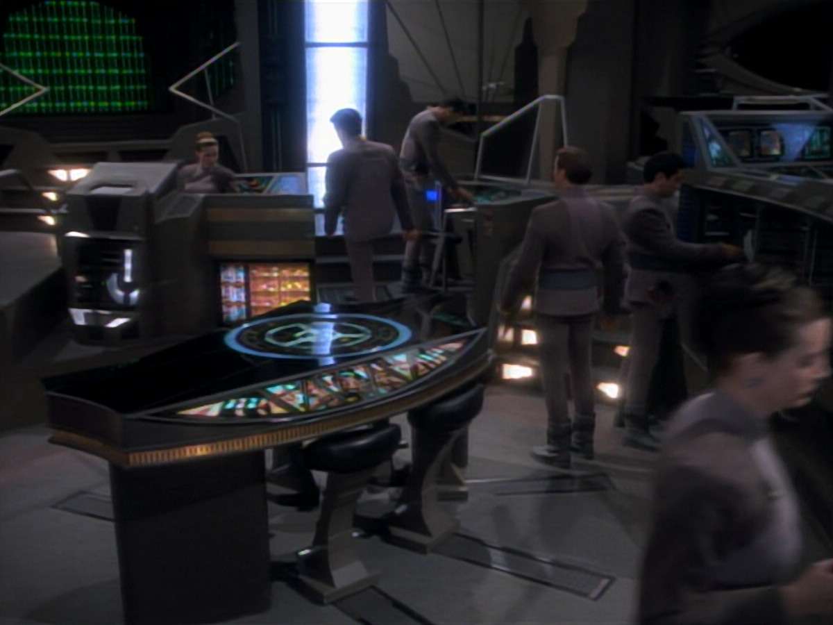 extant_StarTrekDS9_2x03-TheSiege_01595.jpg
