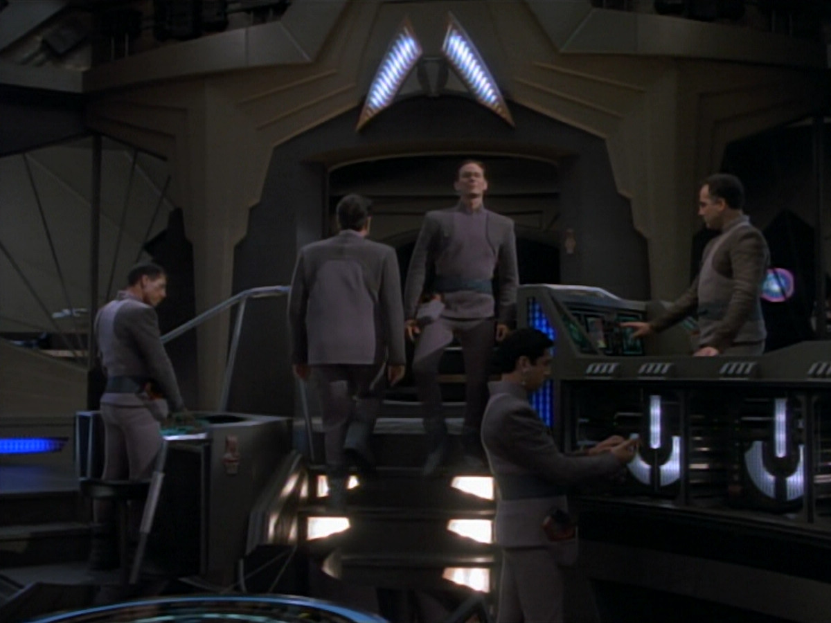 extant_StarTrekDS9_2x03-TheSiege_01643.jpg