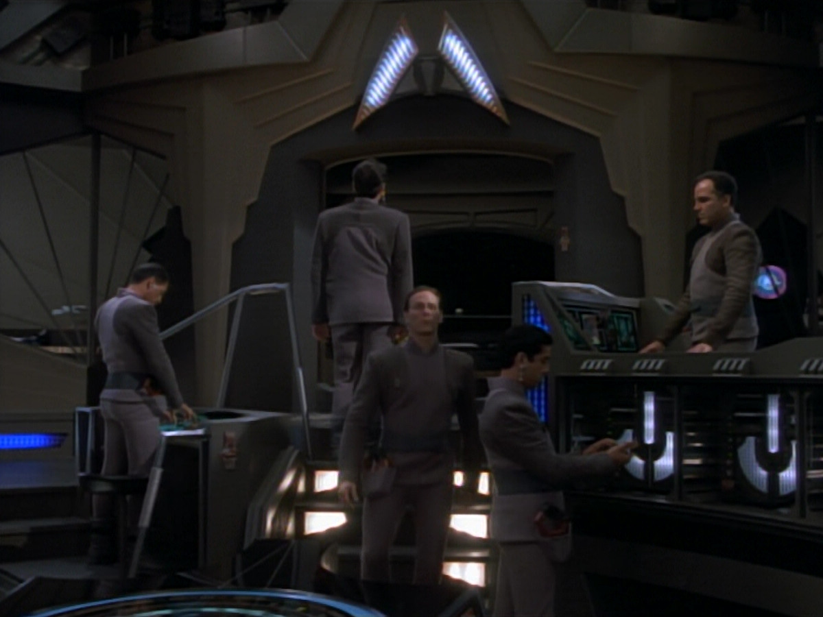 extant_StarTrekDS9_2x03-TheSiege_01645.jpg