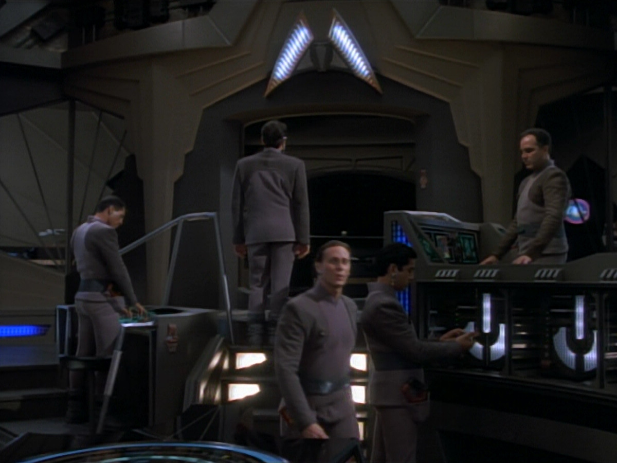 extant_StarTrekDS9_2x03-TheSiege_01646.jpg