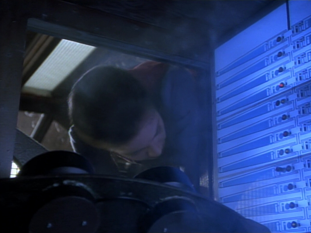 extant_StarTrekDS9_2x03-TheSiege_01825.jpg