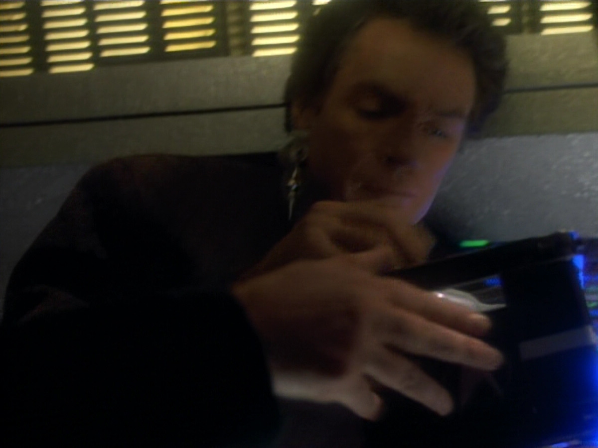 extant_StarTrekDS9_2x03-TheSiege_01931.jpg