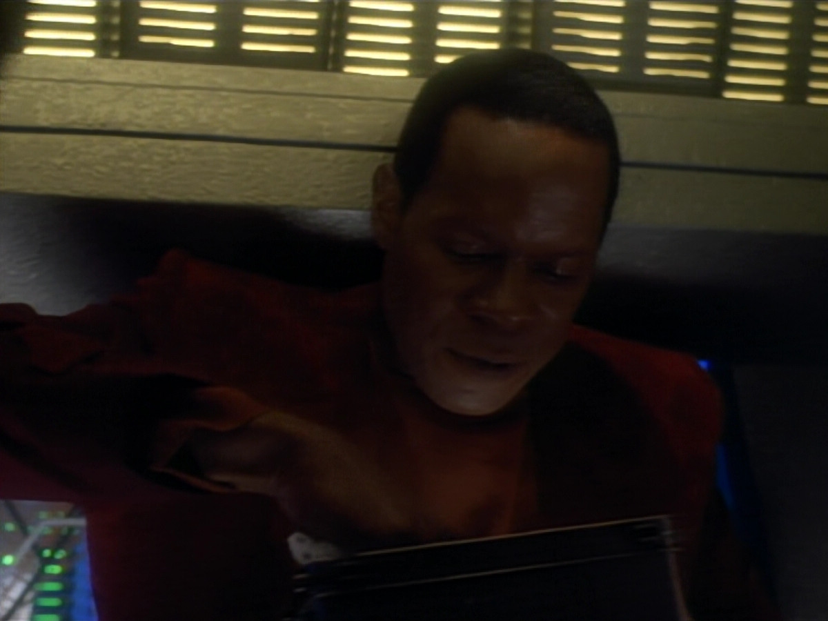 extant_StarTrekDS9_2x03-TheSiege_01937.jpg