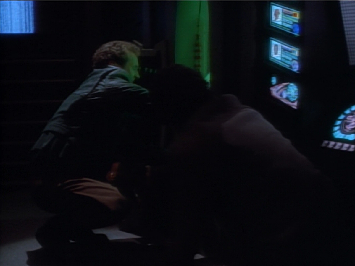 extant_StarTrekDS9_2x03-TheSiege_02275.jpg