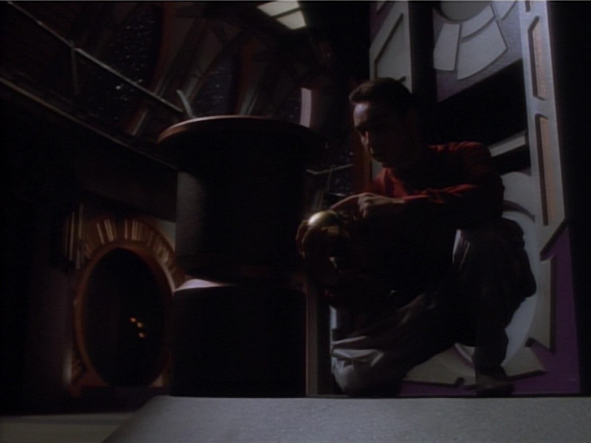 extant_StarTrekDS9_2x03-TheSiege_02356.jpg