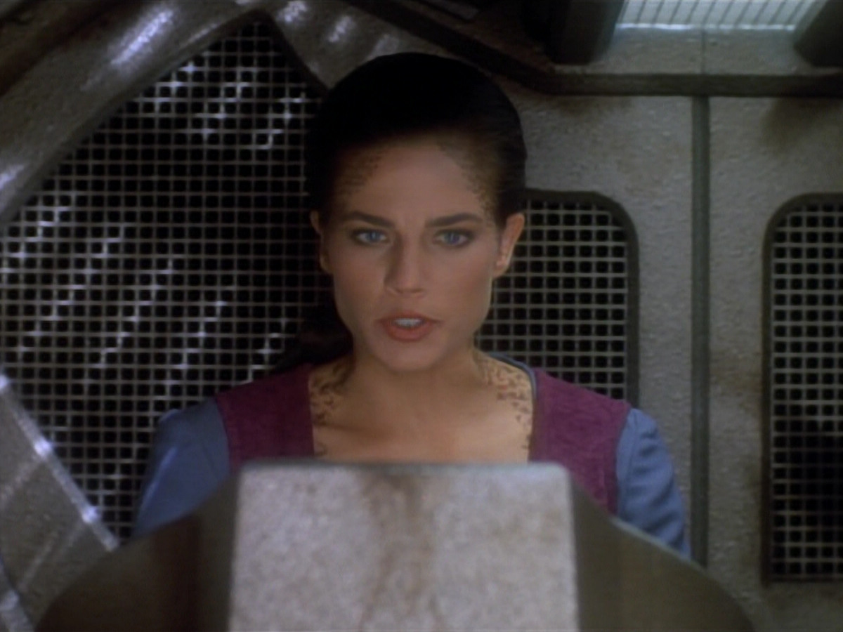 extant_StarTrekDS9_2x03-TheSiege_02483.jpg