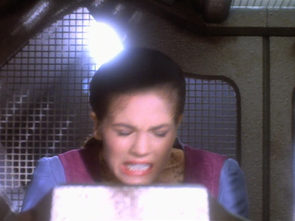 extant_StarTrekDS9_2x03-TheSiege_02526.jpg