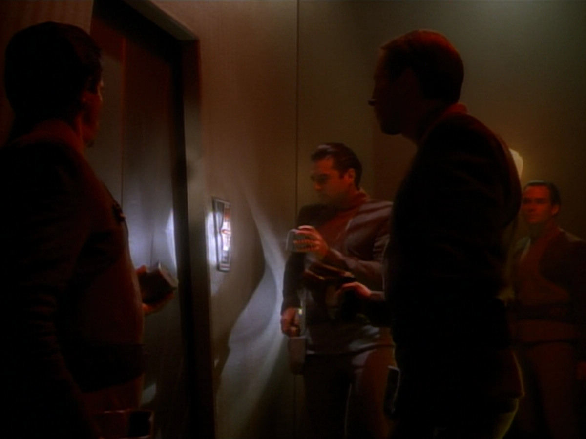 extant_StarTrekDS9_2x03-TheSiege_02620.jpg