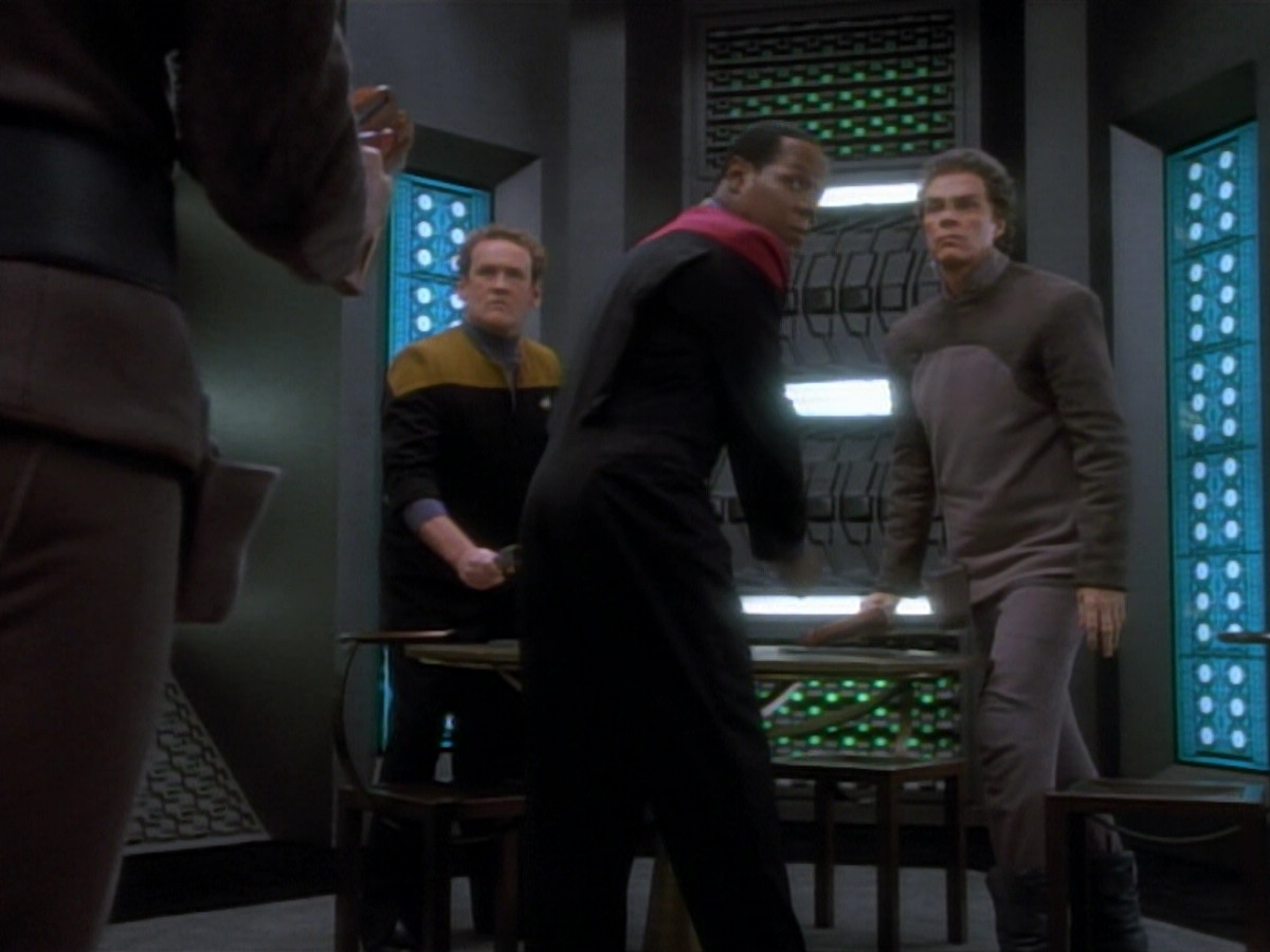 extant_StarTrekDS9_2x03-TheSiege_02625.jpg