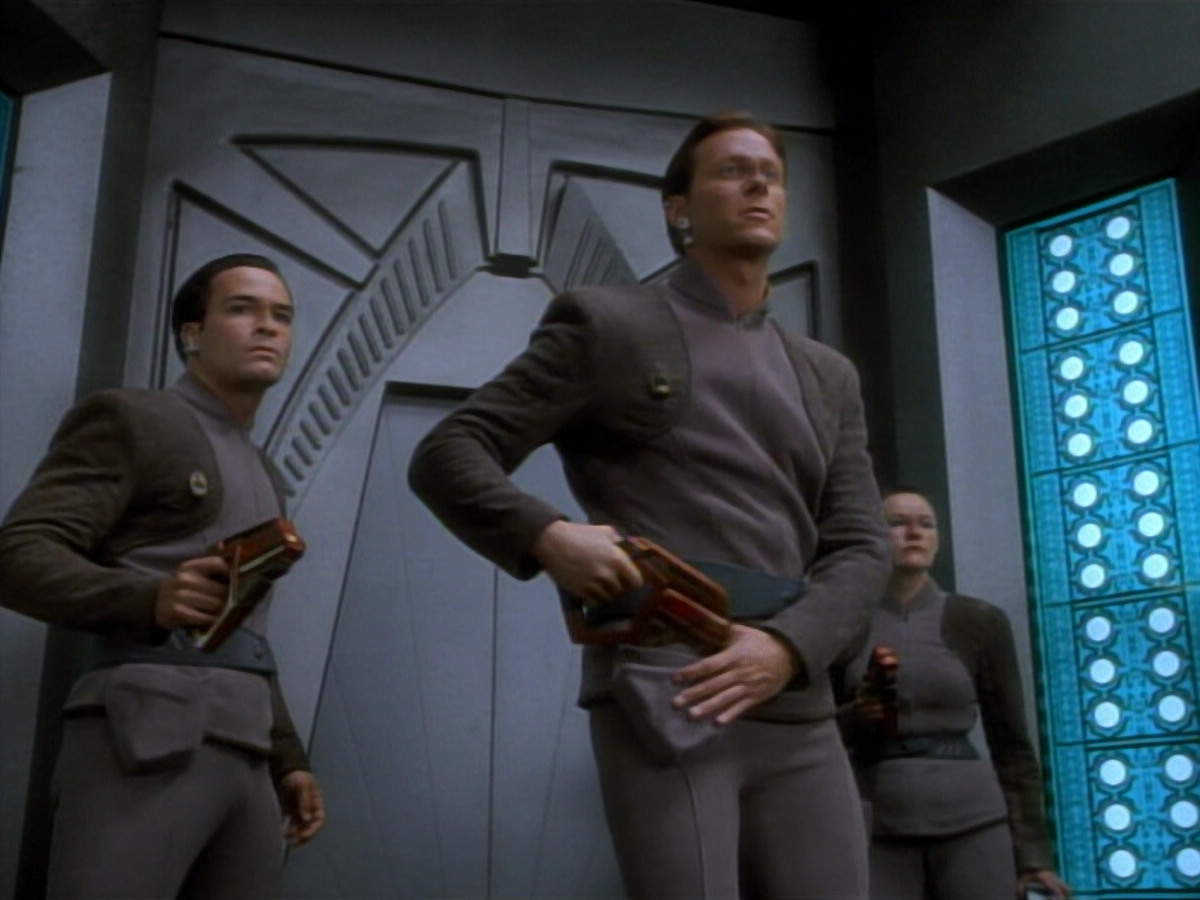 extant_StarTrekDS9_2x03-TheSiege_02637.jpg