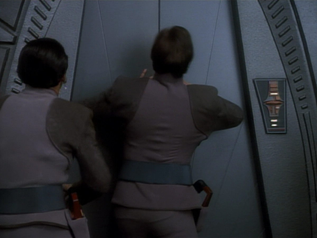 extant_StarTrekDS9_2x03-TheSiege_02640.jpg