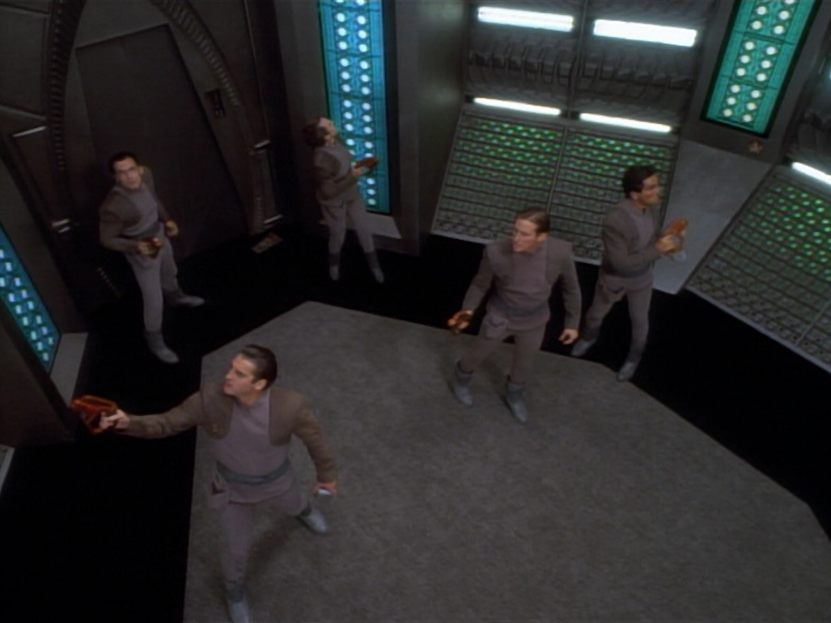 extant_StarTrekDS9_2x03-TheSiege_02657.jpg