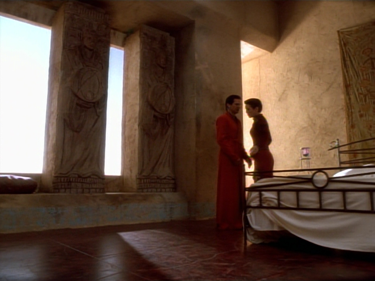 extant_StarTrekDS9_2x03-TheSiege_03048.jpg