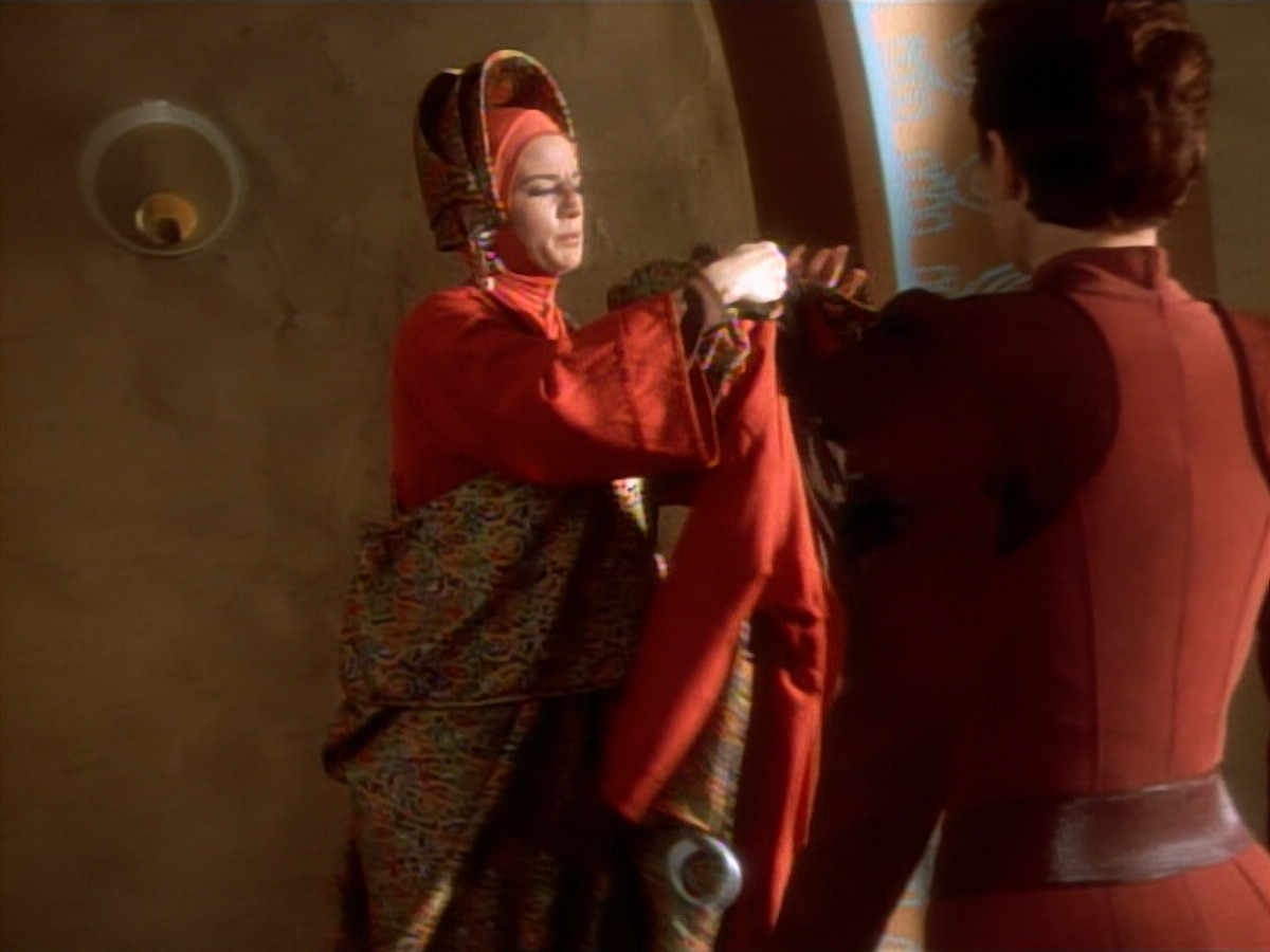 extant_StarTrekDS9_2x03-TheSiege_03055.jpg