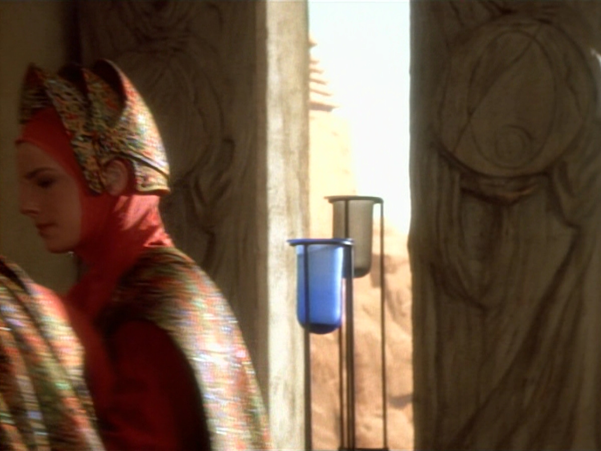 extant_StarTrekDS9_2x03-TheSiege_03104.jpg