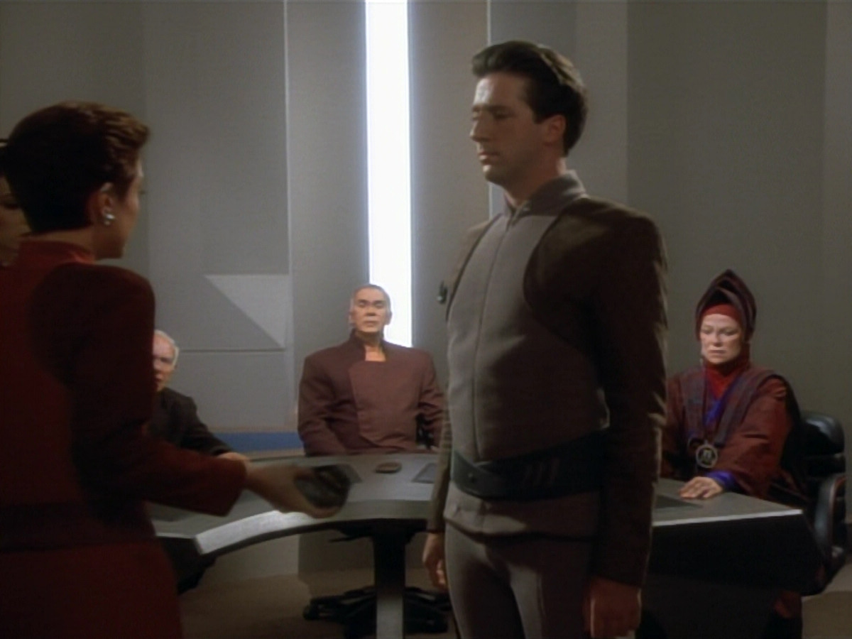 extant_StarTrekDS9_2x03-TheSiege_03357.jpg