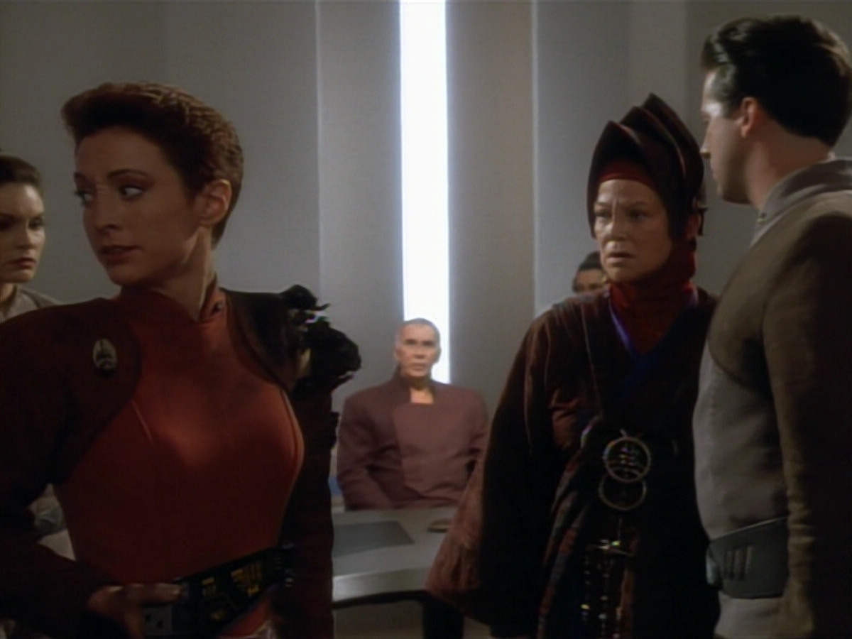 extant_StarTrekDS9_2x03-TheSiege_03386.jpg