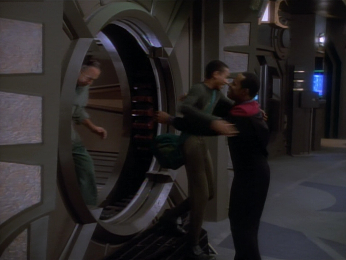 extant_StarTrekDS9_2x03-TheSiege_03756.jpg