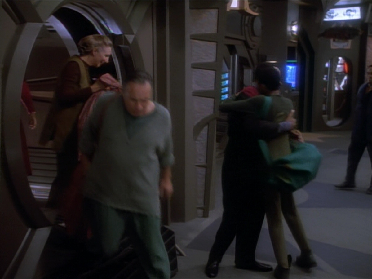 extant_StarTrekDS9_2x03-TheSiege_03758.jpg
