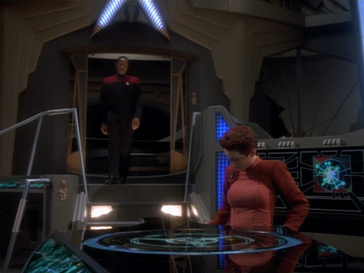 extant_StarTrekDS9_2x04-InvasiveProcedures_00023.jpg