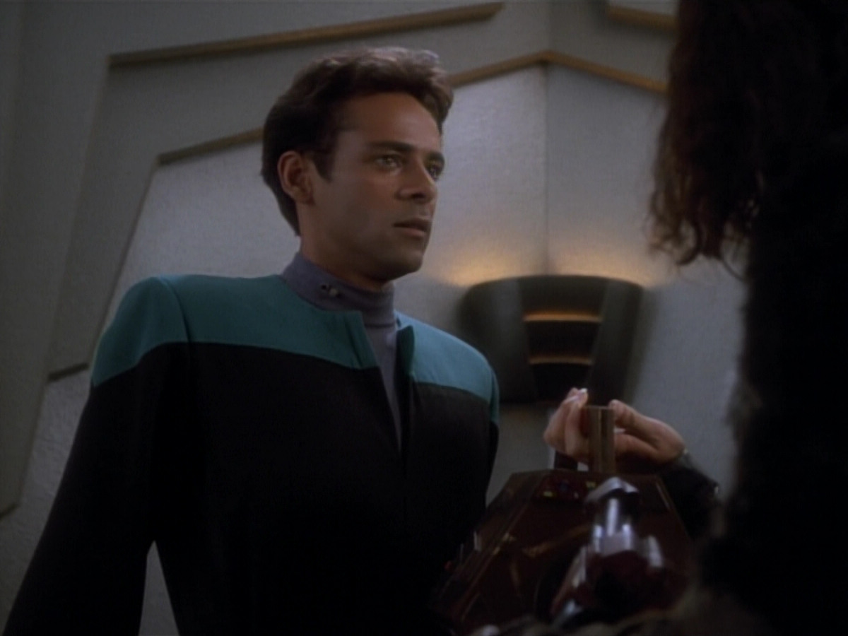 extant_StarTrekDS9_2x04-InvasiveProcedures_00701.jpg
