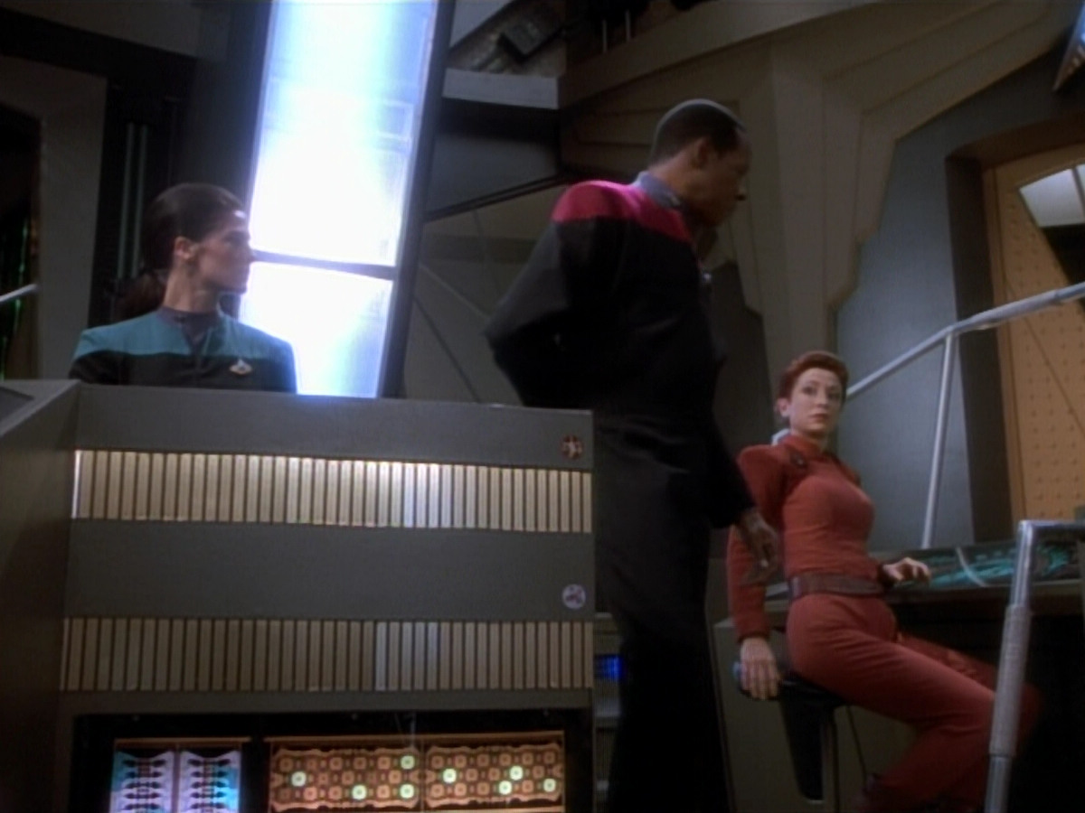 extant_StarTrekDS9_2x04-InvasiveProcedures_00771.jpg