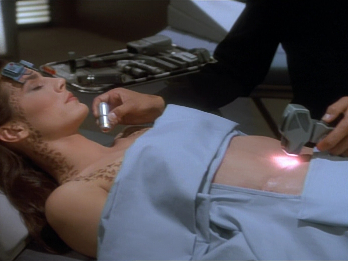extant_StarTrekDS9_2x04-InvasiveProcedures_02116.jpg