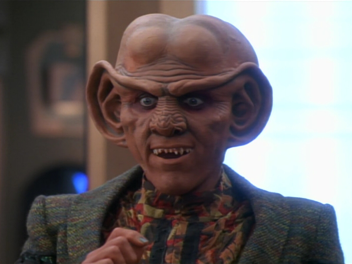 extant_StarTrekDS9_2x11-Rivals_02225.jpg