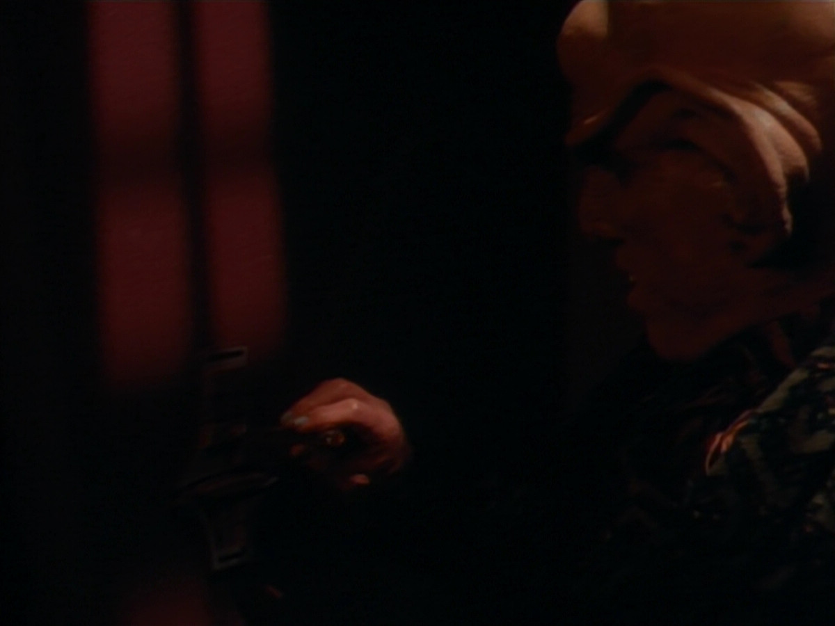 extant_StarTrekDS9_2x19-BloodOath_00104.jpg