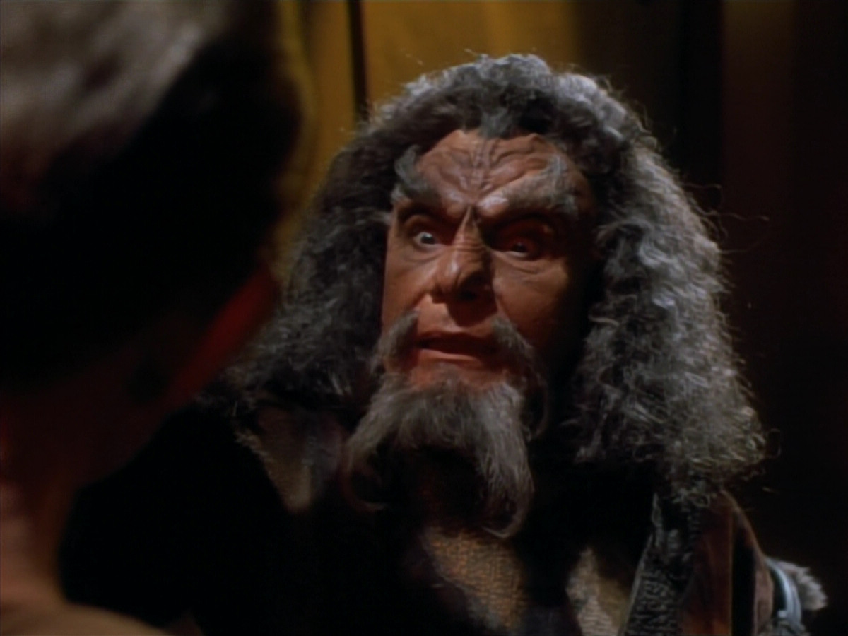extant_StarTrekDS9_2x19-BloodOath_00156.jpg