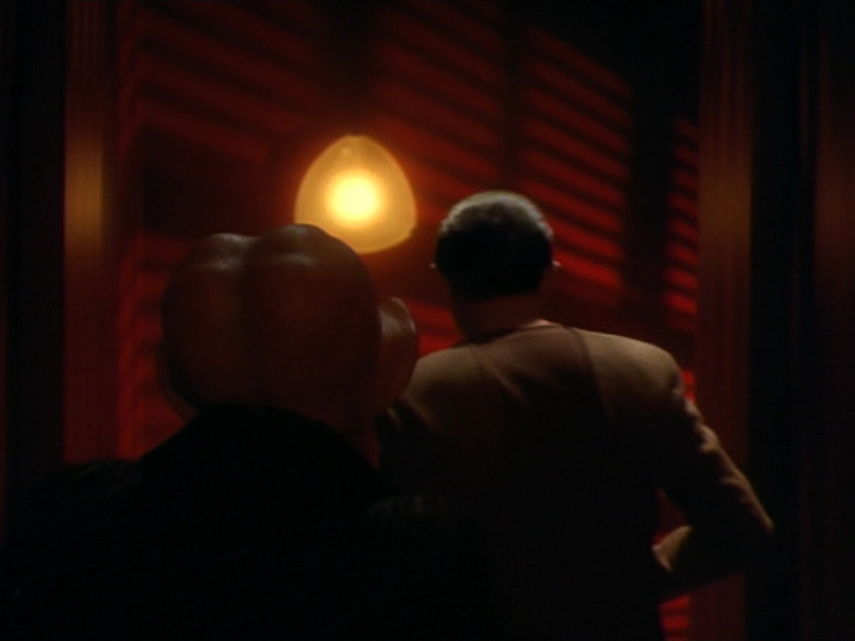 extant_StarTrekDS9_2x19-BloodOath_00170.jpg