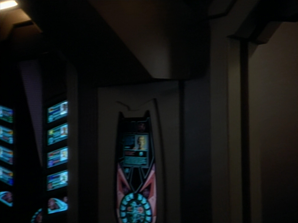 extant_StarTrekDS9_2x19-BloodOath_00192.jpg