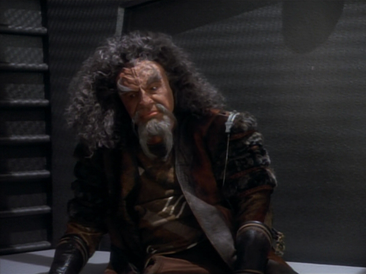 extant_StarTrekDS9_2x19-BloodOath_00327.jpg