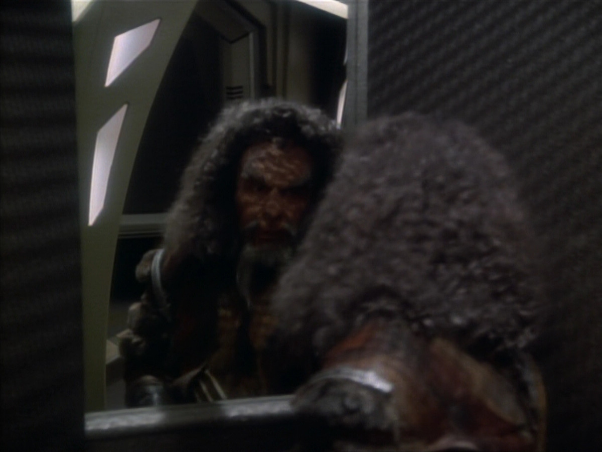 extant_StarTrekDS9_2x19-BloodOath_00595.jpg