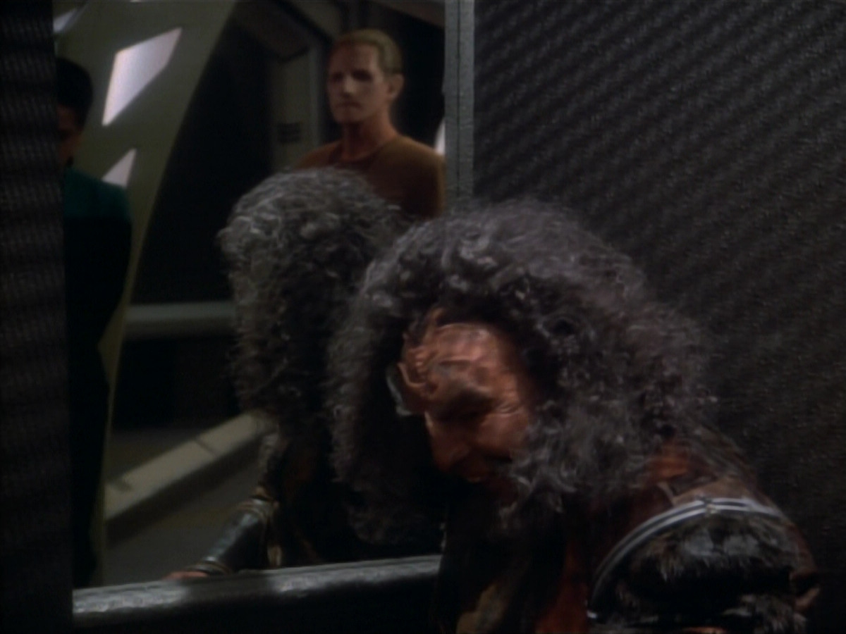 extant_StarTrekDS9_2x19-BloodOath_00625.jpg