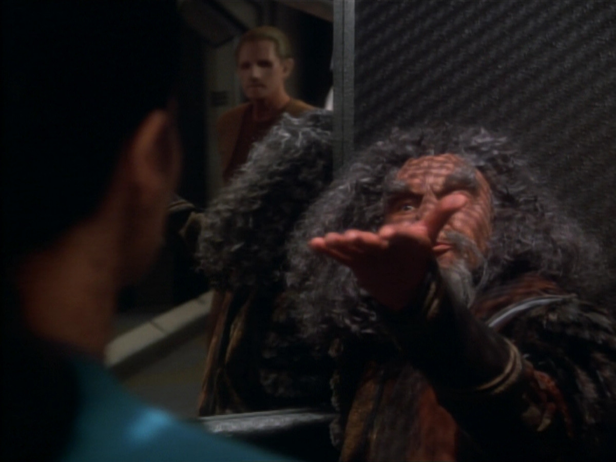 extant_StarTrekDS9_2x19-BloodOath_00639.jpg