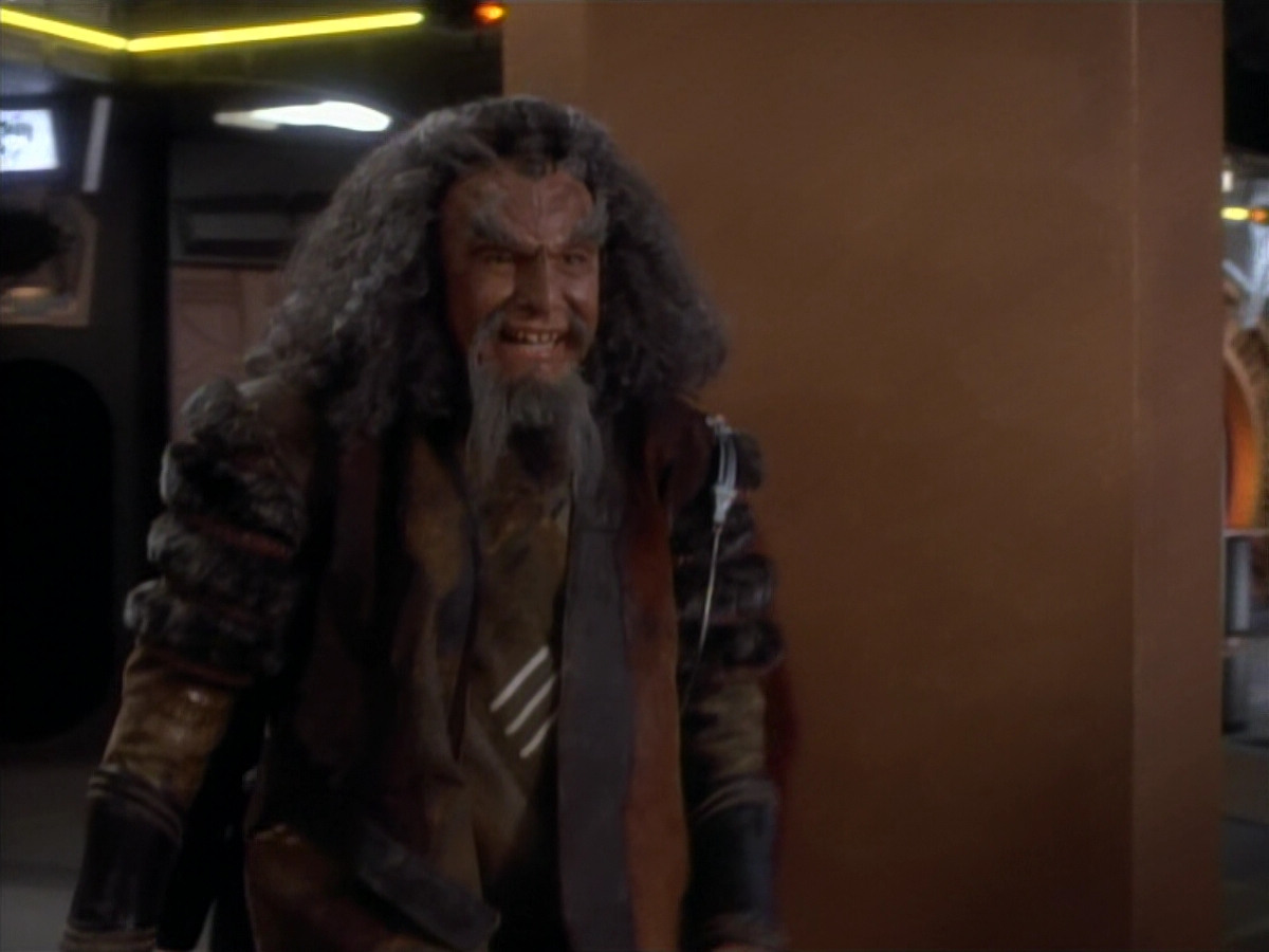 extant_StarTrekDS9_2x19-BloodOath_00749.jpg