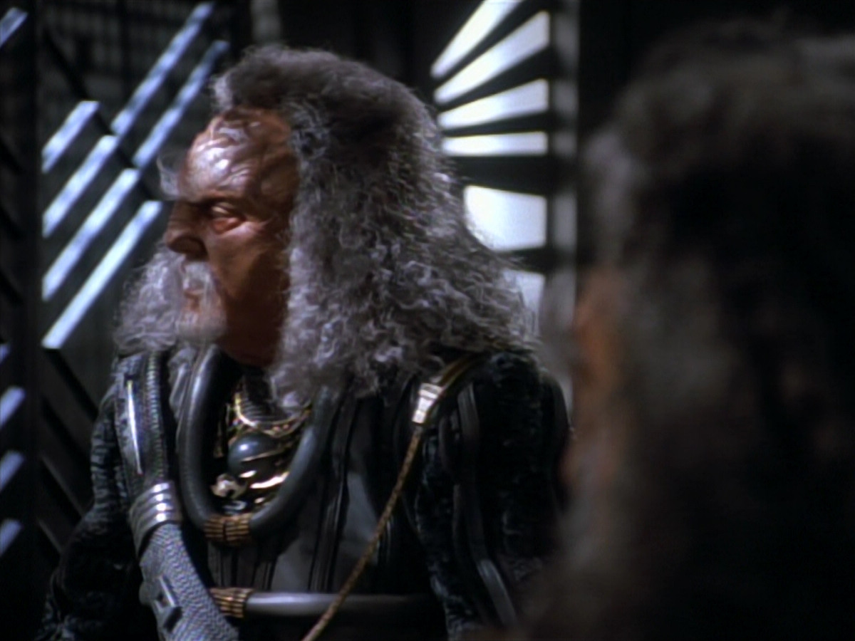 extant_StarTrekDS9_2x19-BloodOath_01014.jpg