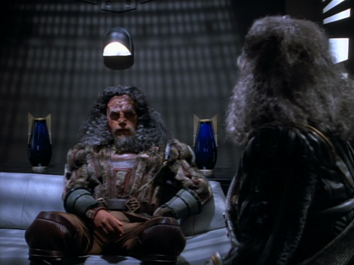 extant_StarTrekDS9_2x19-BloodOath_01015.jpg